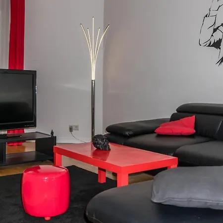 Nice Cozy Apartment A Few Steps From La Defense Апартаменты *