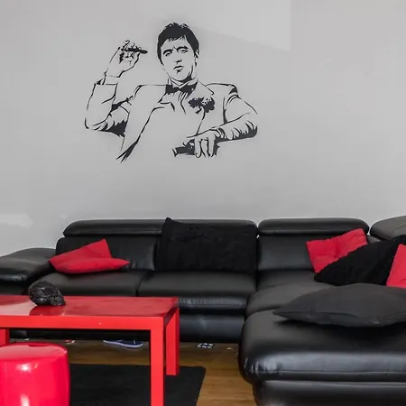 Апартаменты Nice Cozy Apartment A Few Steps From La Defense Курбевуа